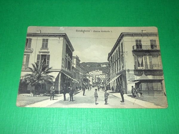 Cartolina Bordighera - Piazza Umberto I 1920 ca | Immagine principale