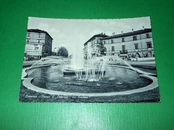 Cartolina Cremona - Piazza L. Cadorna - La Fontana 1950 …