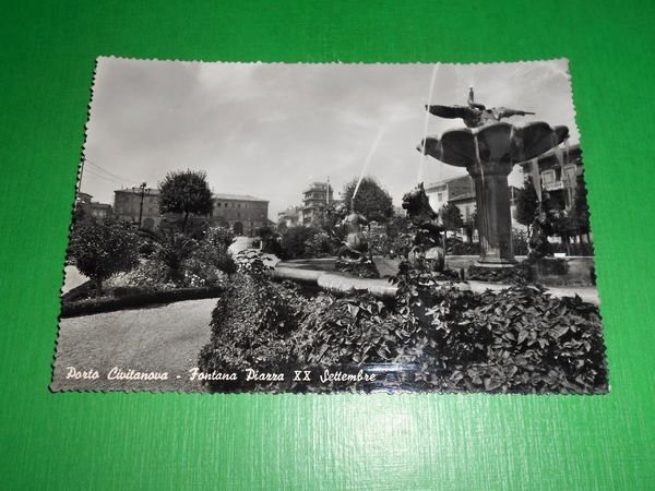 Cartolina Porto Civitanova - Fontana Piazza XX Settembre 1955 ca