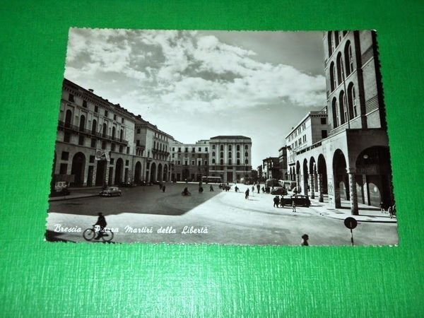 Cartolina Brescia - Piazza Martiri della Libertà 1958