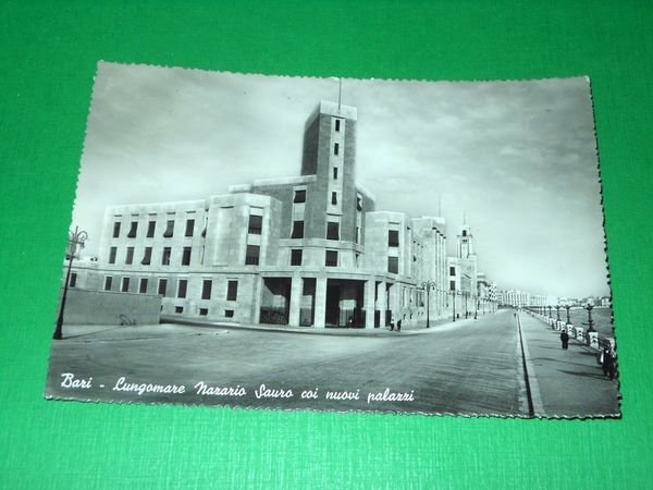 Cartolina Bari - Lungomare Nazario Sauro coi nuovi palazzi 1942