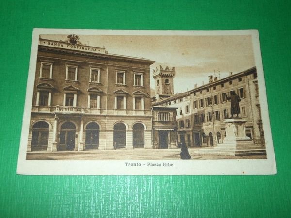 Cartolina Trento - Piazza Erbe 1923
