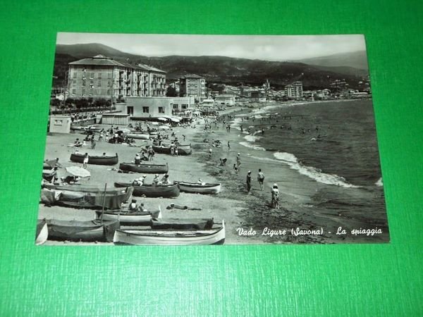 Cartolina Vado Ligure - La spiaggia 1959