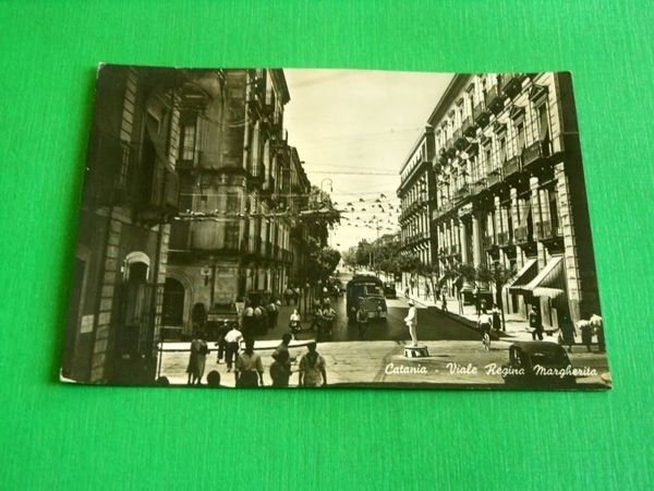 Cartolina Catania - Viale Regina Margherita 1952.