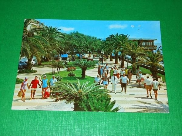 Cartolina Loano - Passeggiata a mare 1970 ca.