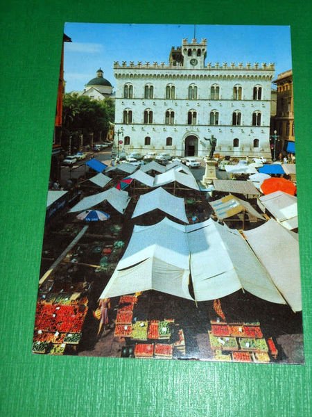 Cartolina Chiavari - Piazza Mazzini - Mercato 1970.