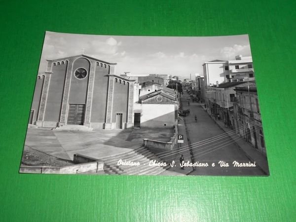 Cartolina Oristano - Chiesa S. Sebastiano e Via Mazzini 1960 …