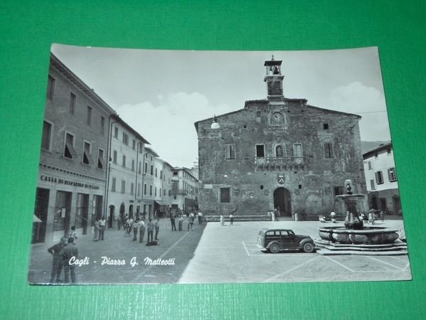 Cartolina Cagli - Piazza G. Matteotti 1960.