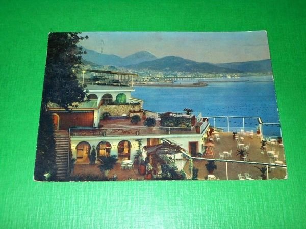 Cartolina Vietri sul Mare - Panorama di Salerno dal Lloyd's …