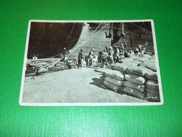 Cartolina Colonie Massaua - Il Porto - Scarico delle merci …