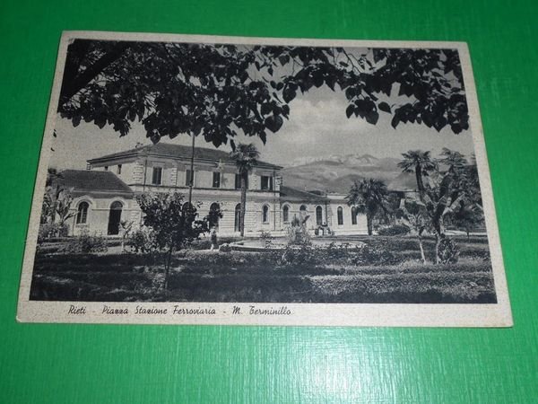 Cartolina Rieti - Piazza Stazione Ferroviaria - M. Terminillo 1942.