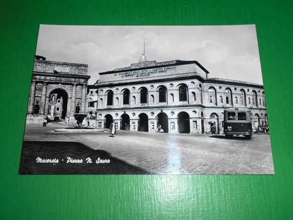 Cartolina Macerata - Piazza N. Sauro 1960 ca