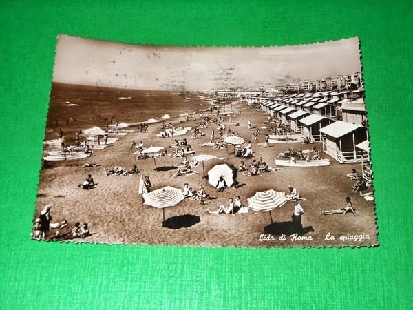 Cartolina Lido di Roma - La spiaggia 1952