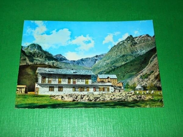 Cartolina Pian della Mussa - Trattoria Alpina con sfondo Bessanese …