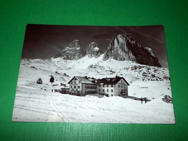Cartolina Rifugio Passo Sella verso il Sassolungo 1957