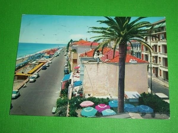 Cartolina Bordighera - Passeggiata e spiaggia 1966