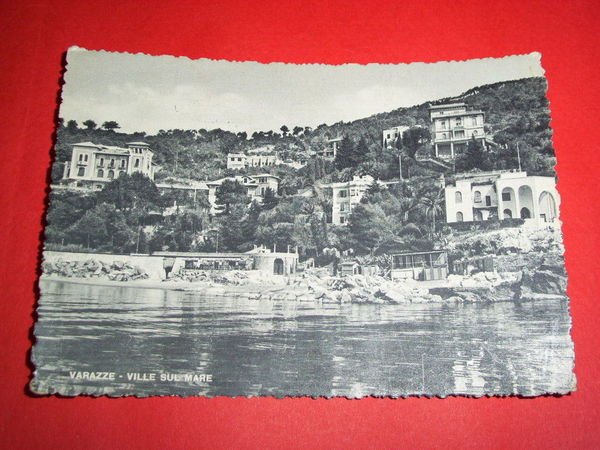 Cartolina Varazze - Ville sul mare 1952