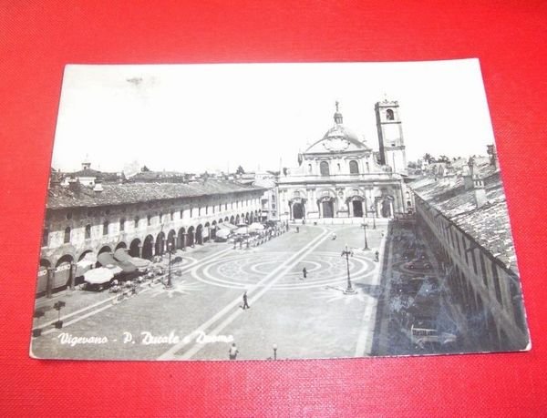 Cartolina Vigevano - P. Ducale e Duomo 1954