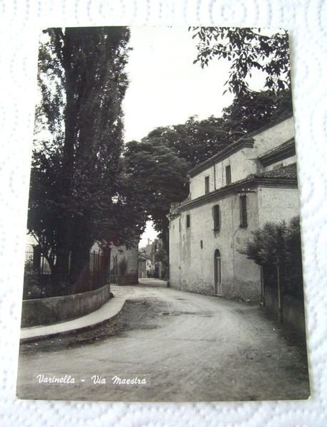 Cartolina Varinella (Arquata Scrivia) Via Maestra 1950