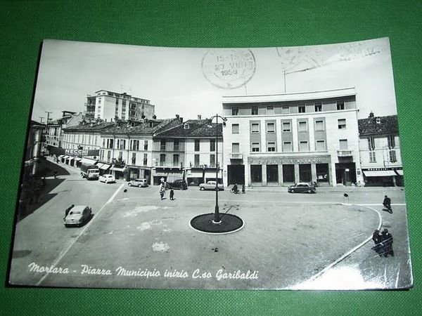 Cartolina Mortara ( Pavia ) - Piazza Municipio inizio Corso …