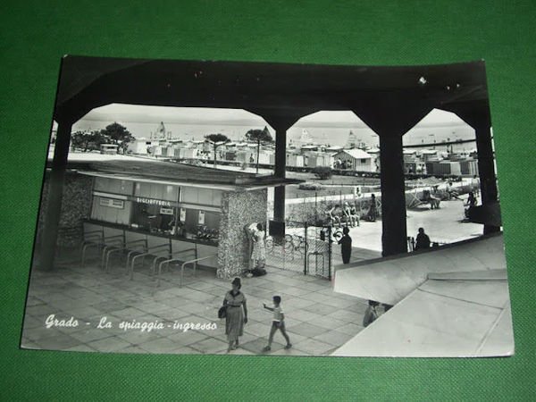 Cartolina Grado - La spiaggia ( ingresso ) 1957 | Immagine principale