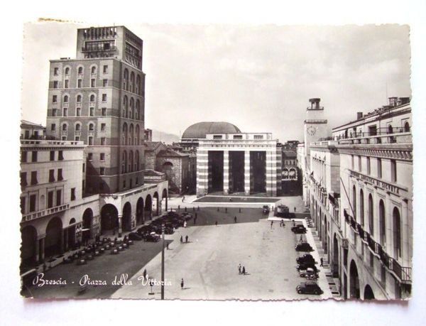 Cartolina Brescia - Piazza della Vittoria 1953