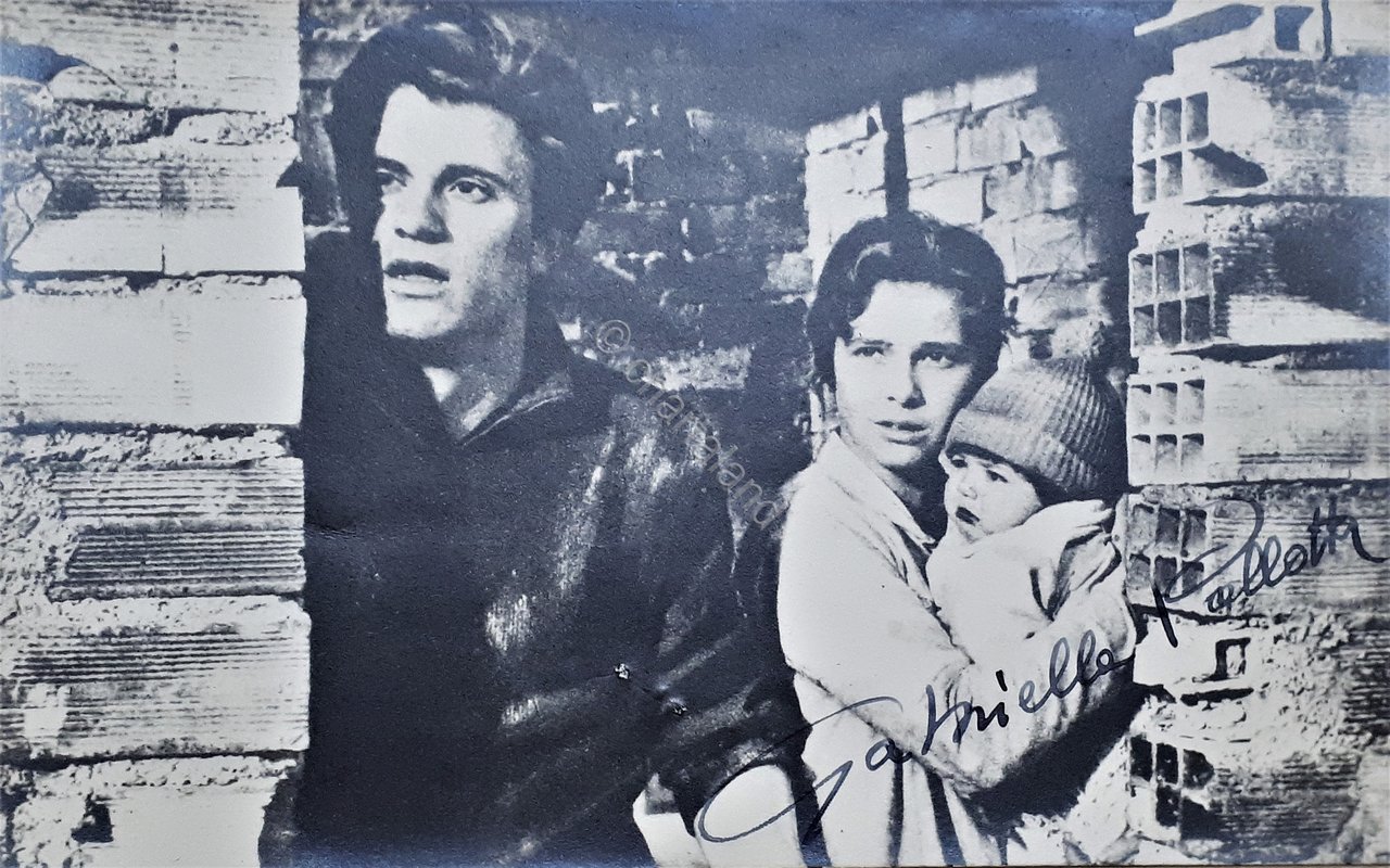 Autografo dell'attrice Gabriella Pallotta su cartolina - Anni '60 | Immagine principale