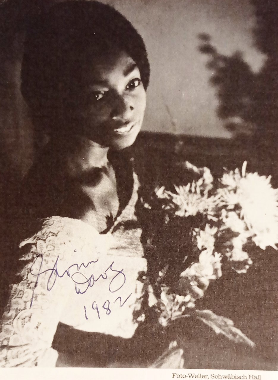 Autografo su Cartincino Fotografico - Gloria Davy - Cantante - … | Immagine principale