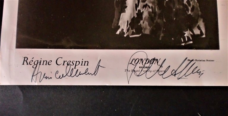 Autografo su foto - Règine Crespin - Soprano francese | Immagine Gallery 2