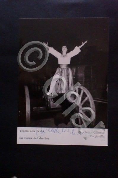 Autografo su fotografia - Nicoletta Ciliento - Mezzosoprano italiano | Immagine principale