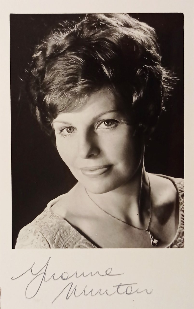 Autografo su Fotografia - Yvonne Minton - Mezzosoprano australiano - … | Immagine principale