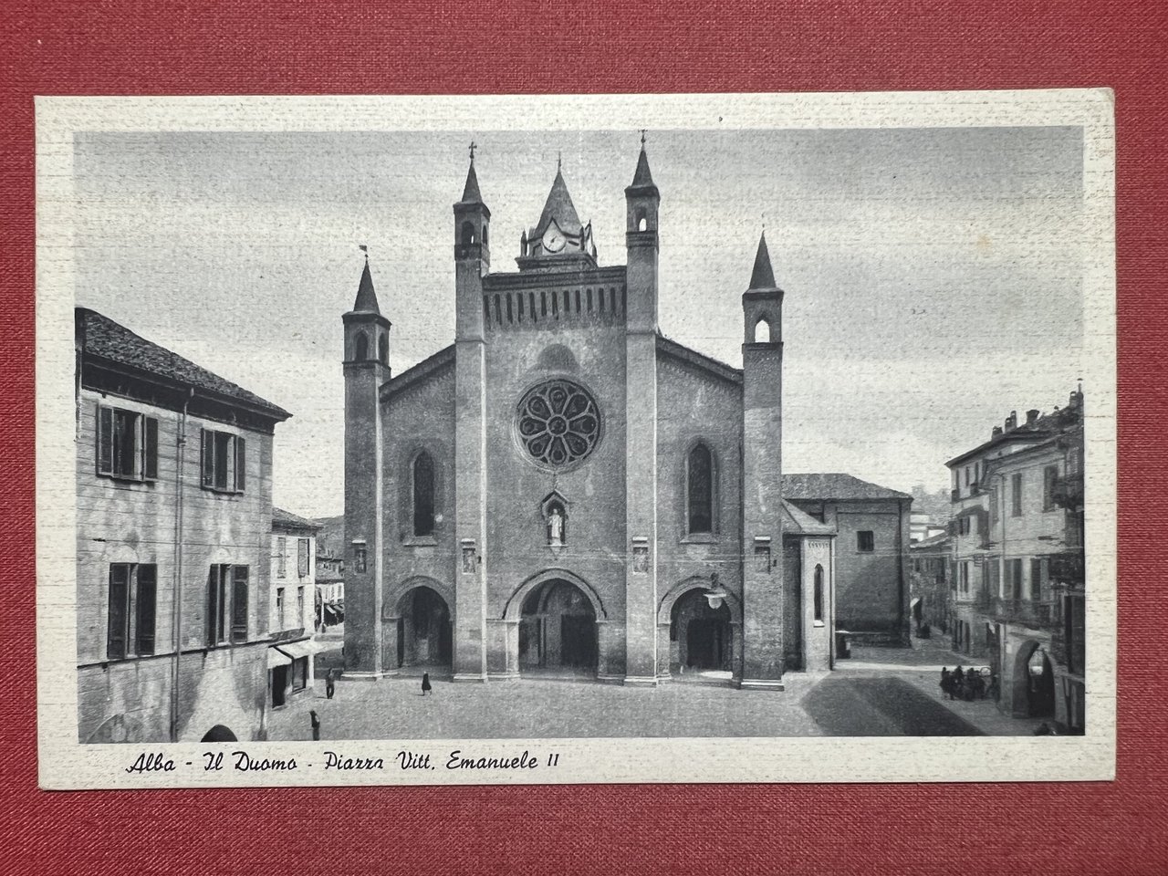 Cartolina - Alba - Il Duomo - Piazza Vittorio Emanuele …