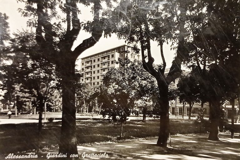 Cartolina - Alessandria - Giardini con Grattacielo - 1954