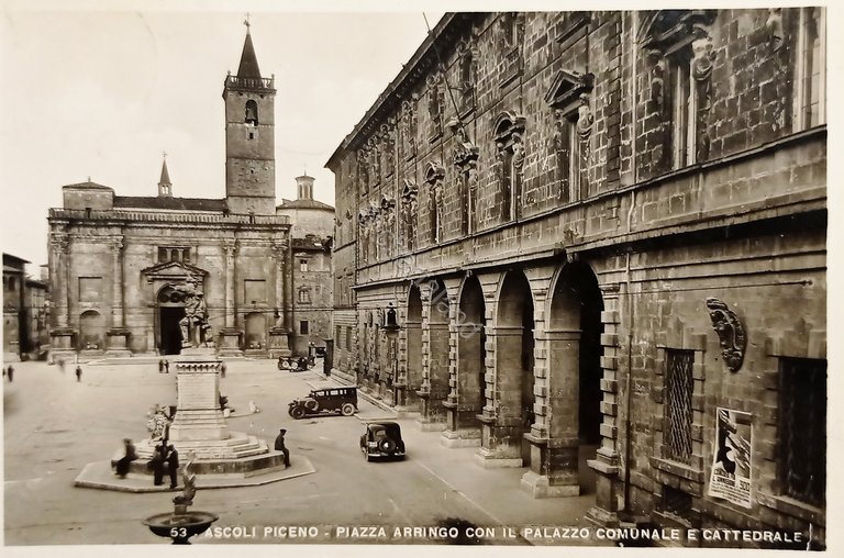 Cartolina - Ascoli Piceno - Piazza Arringo con il Palazzo …
