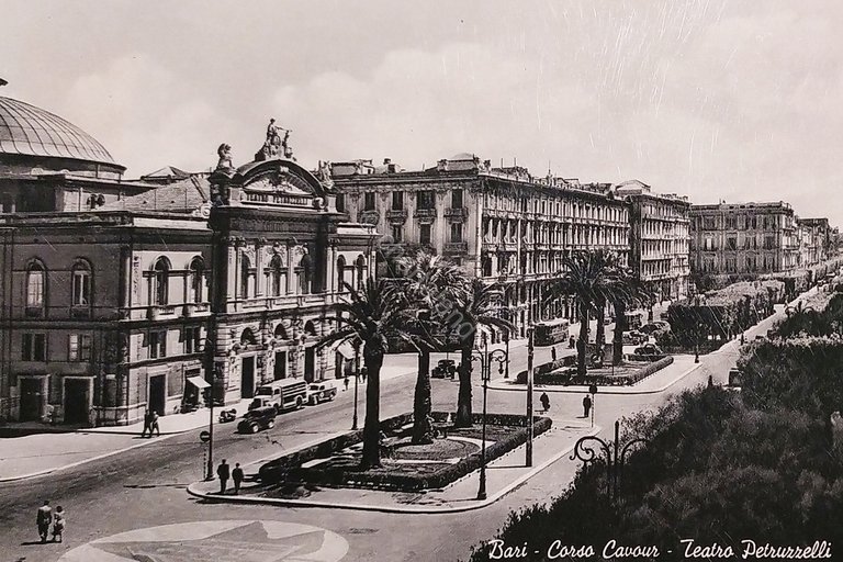 Cartolina - Bari - Corso Cavour - Teatro Petruzzelli - …