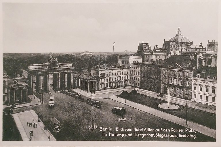 Cartolina - Berlin - Blick vom Hotel Adlon auf Pariser …