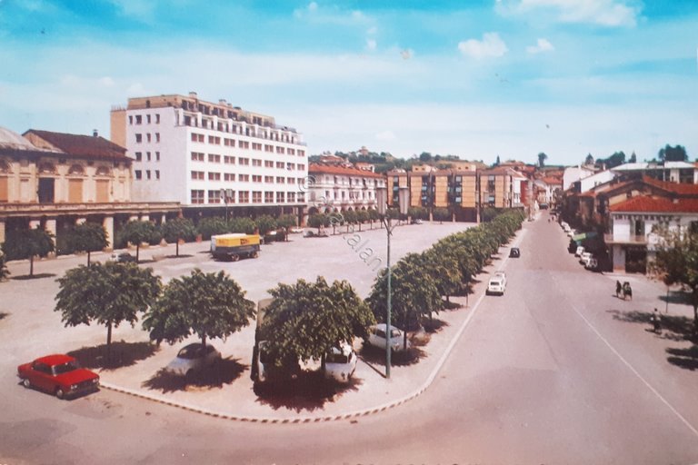 Cartolina - Bra - Piazza Carlo Alberto e Via Cavour …