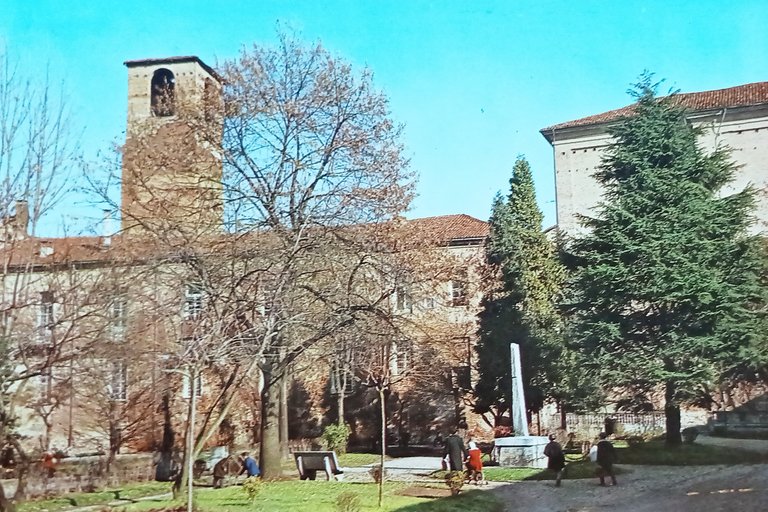 Cartolina - Carmagnola - Giardini Pubblici e Palazzo Municipale - …