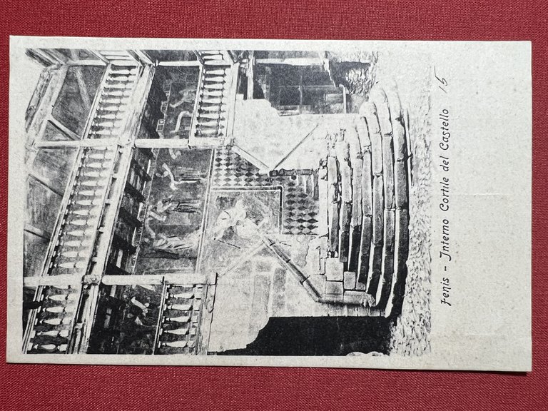 Cartolina - Fenis ( Valle d'Aosta ) - Interno Cortile …