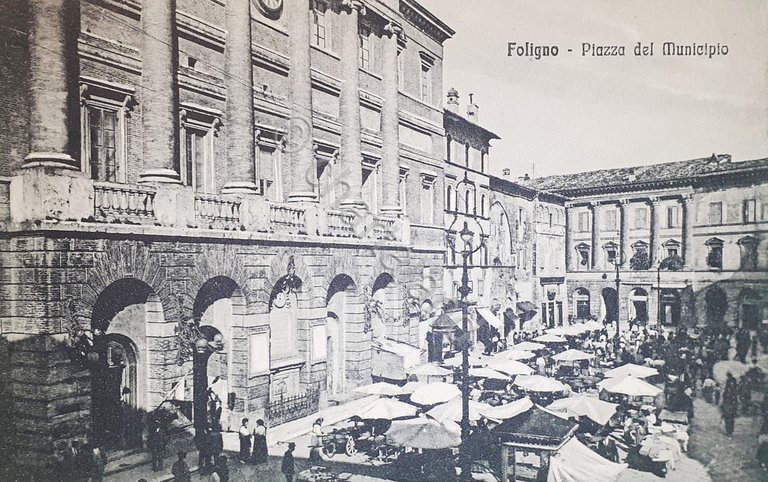 Cartolina - Foligno - Piazza del Municipio - 1910 ca.