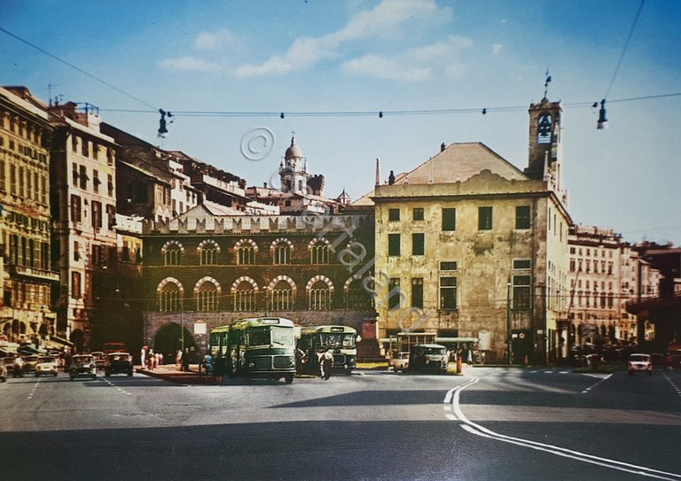 Cartolina - Genova - Piazza Caricamento e palazzo S. Giorgio … | Immagine Gallery 2