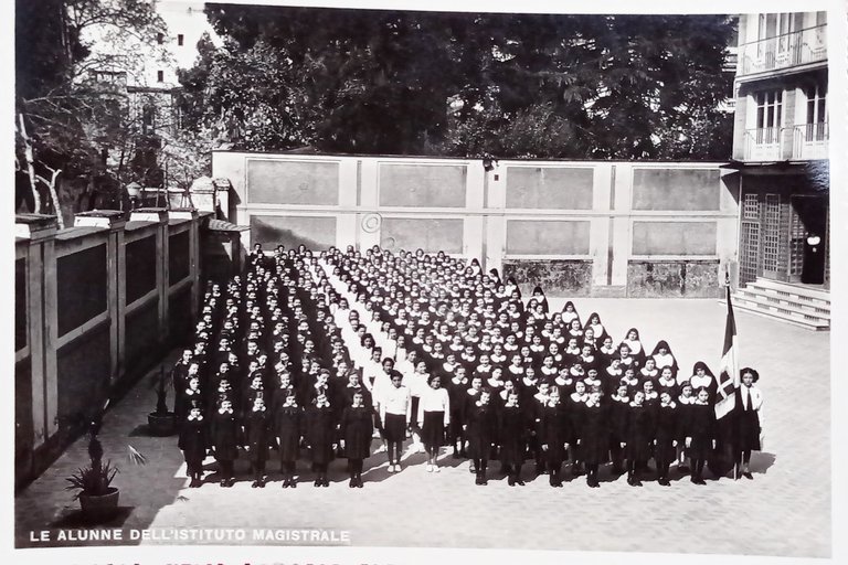 Cartolina - Istituto Maria Ausiliatrice - Napoli - Alunne dell'Istituto …