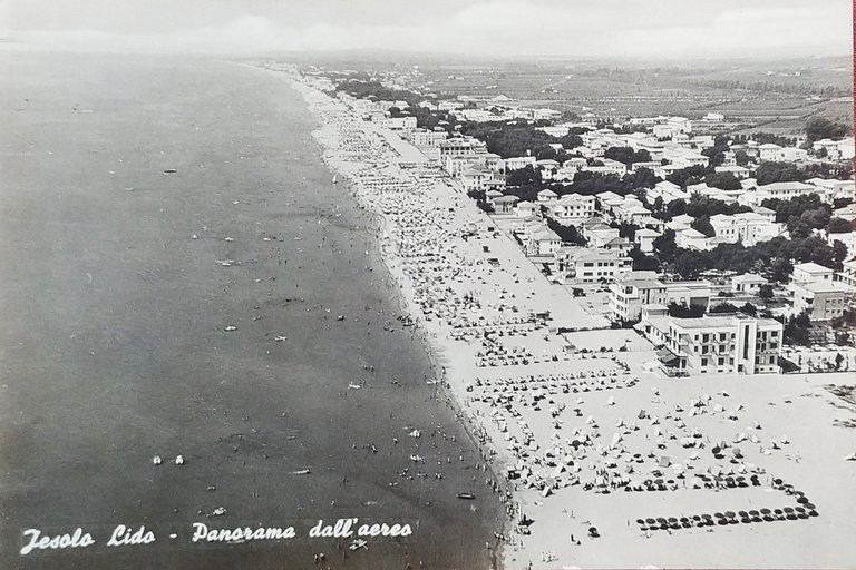 Cartolina - Jesolo Lido - Panorama dall'aereo - 1960 | Immagine Gallery 3