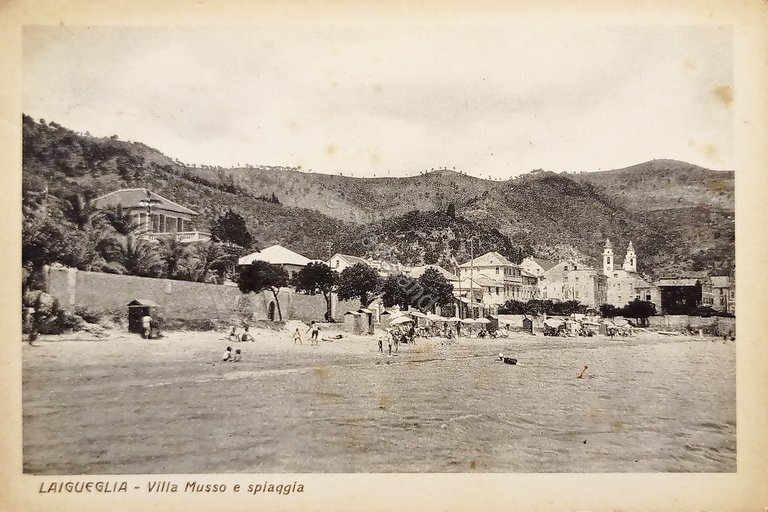 Cartolina - Laigueglia - Villa Musso e Spiaggia - 1936