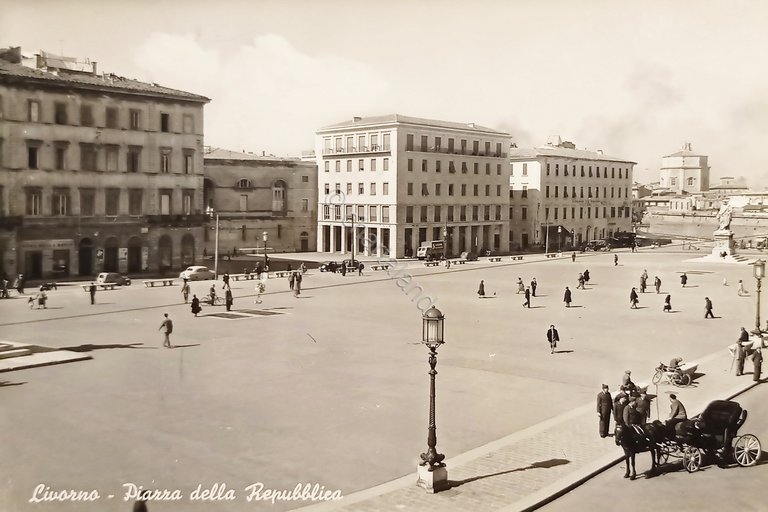 Cartolina - Livorno - Piazza della Repubblica - 1956