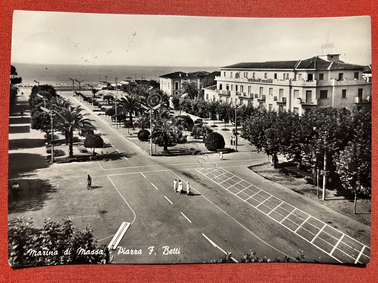 Cartolina - Marina di Massa - Piazza Francesco Betti - …