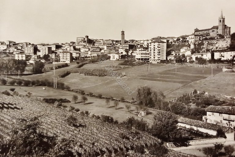 Cartolina - Moncalvo ( Asti ) - Tipico Centro Monferrino …