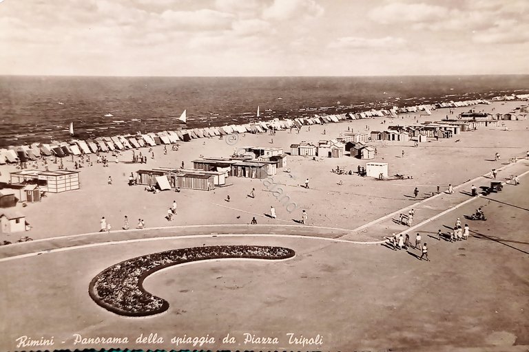 Cartolina - Rimini - Panorama della spiaggia da Piazza Tripoli …