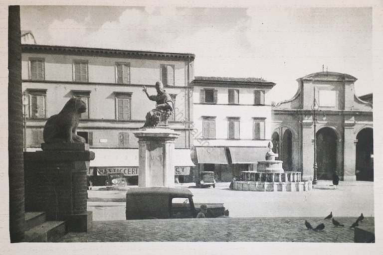 Cartolina - Rimini - Piazza Cavour e Pescheria - 1951