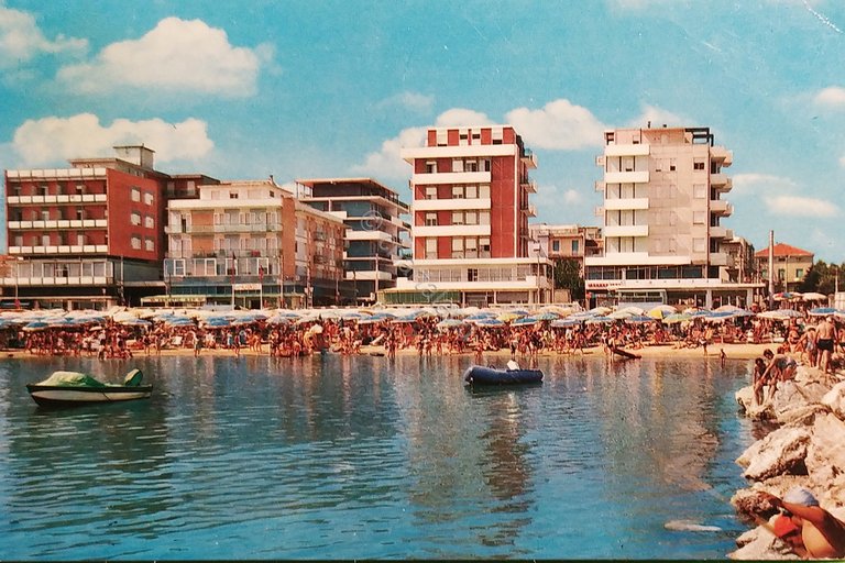 Cartolina - Riviera Adriatica - Viserba - Alberghi e Spiaggia …